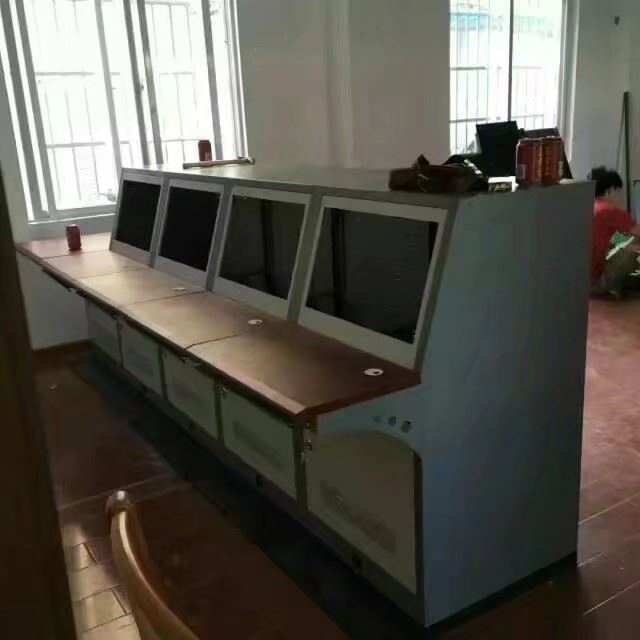 监控桌